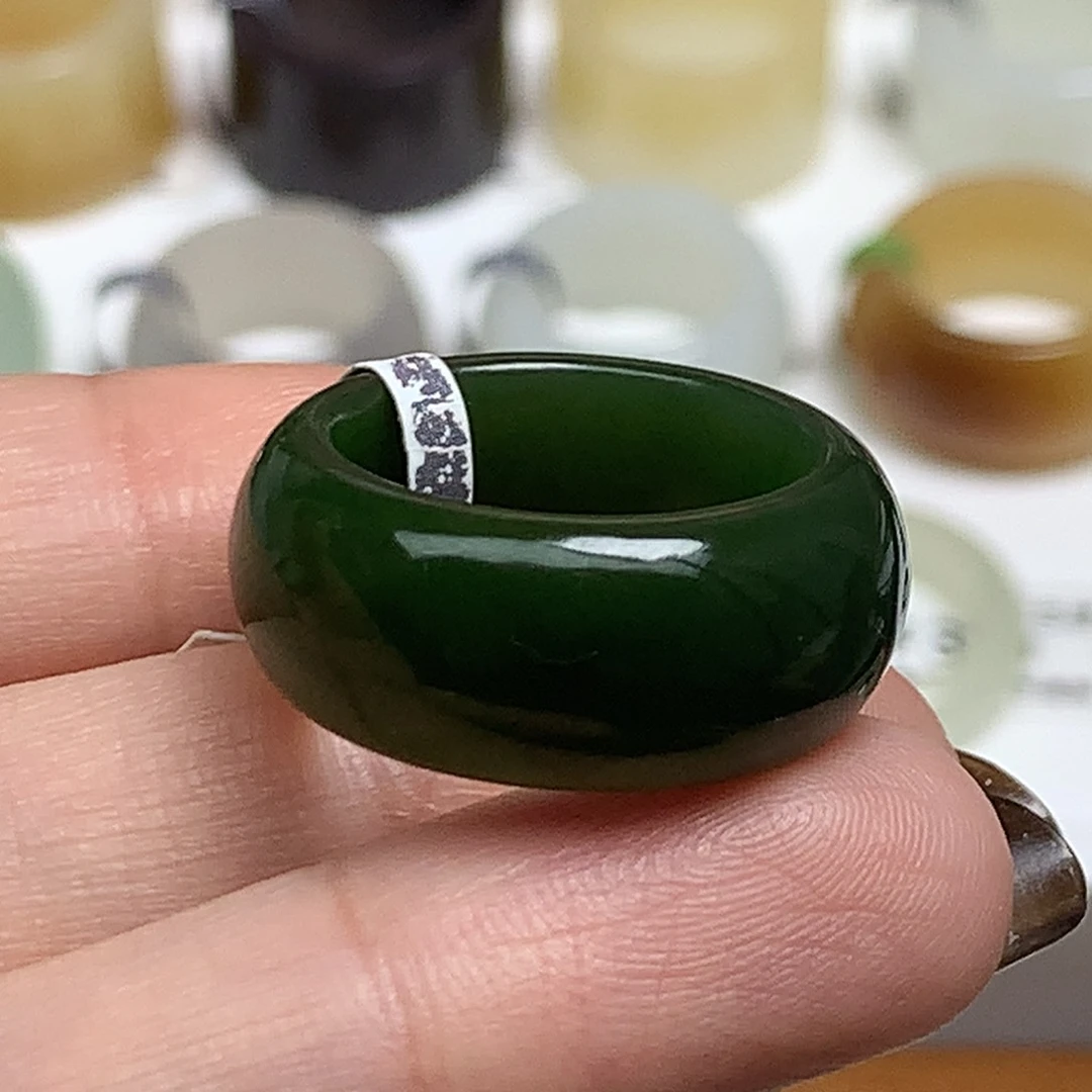 未镶嵌戒指和田玉