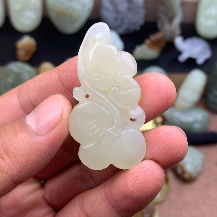 和田玉未镶嵌挂件