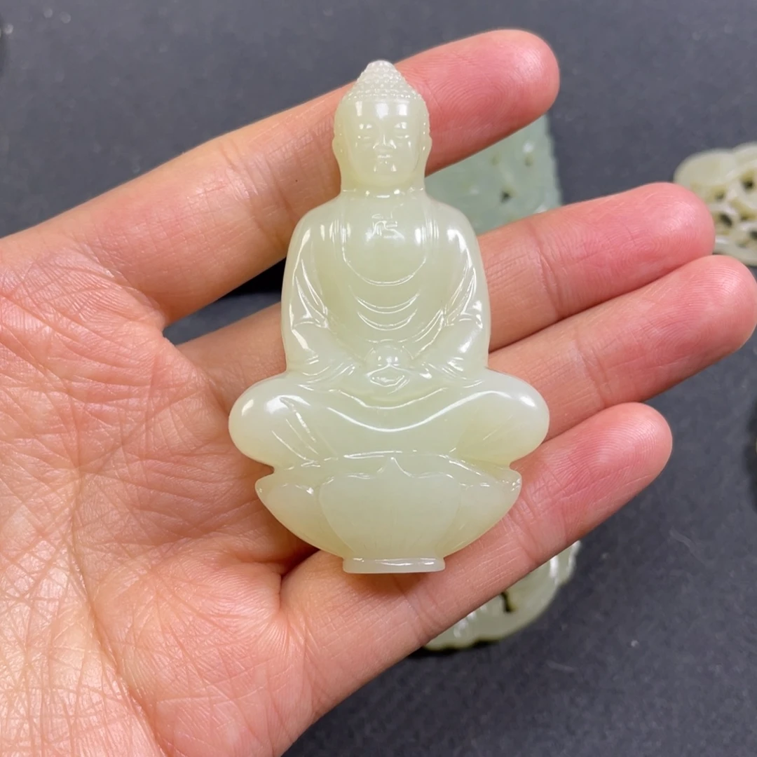 动***生和田玉未镶嵌颈饰