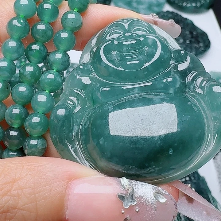 翡翠未镶嵌颈饰多样性发其一