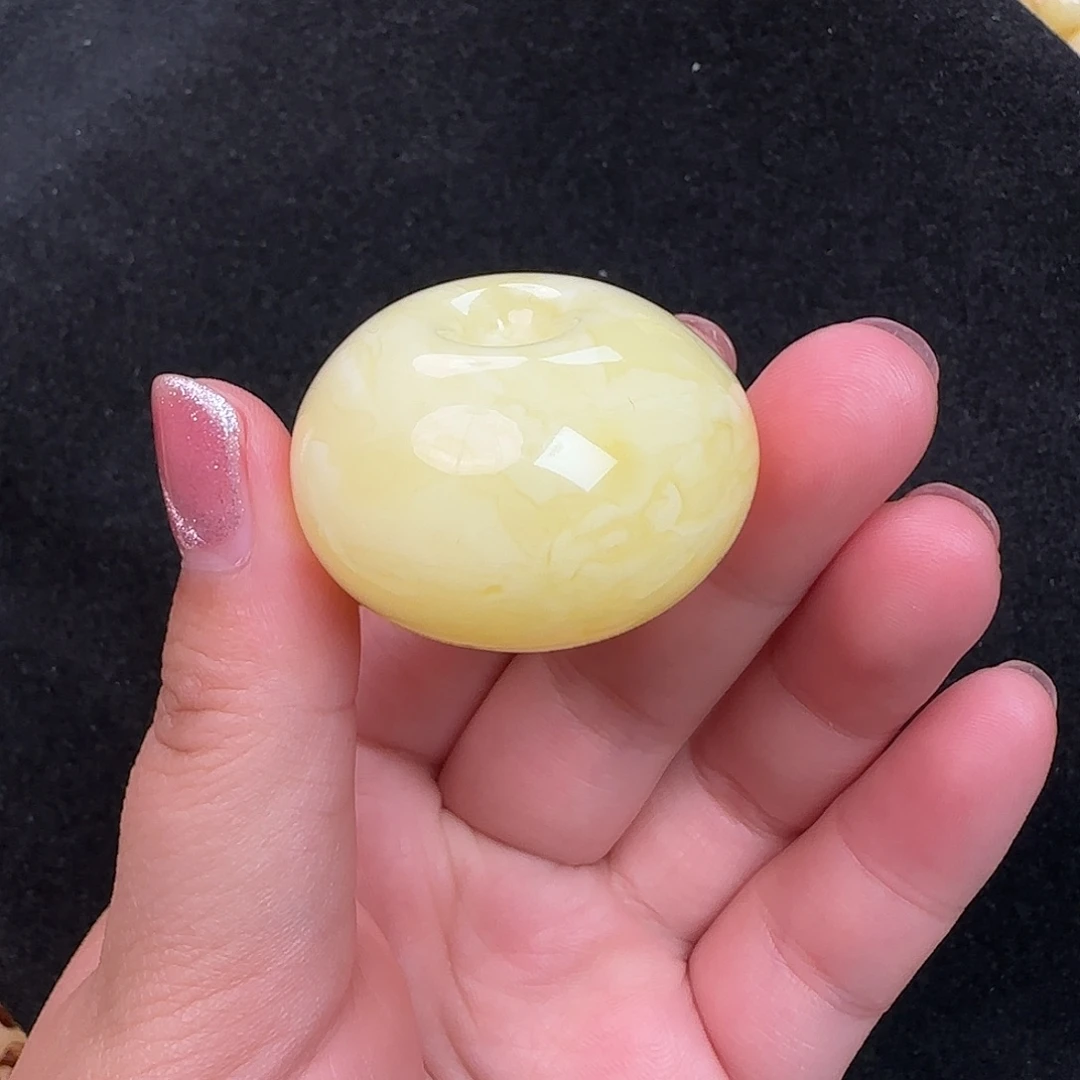 蜜蜡未镶嵌珠宝奇石