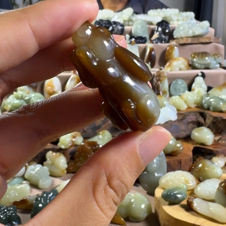 和田玉（糖玉）未镶嵌颈饰