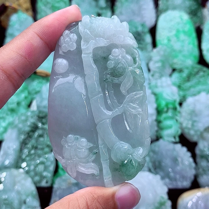 吊坠(不含链)未镶嵌翡翠