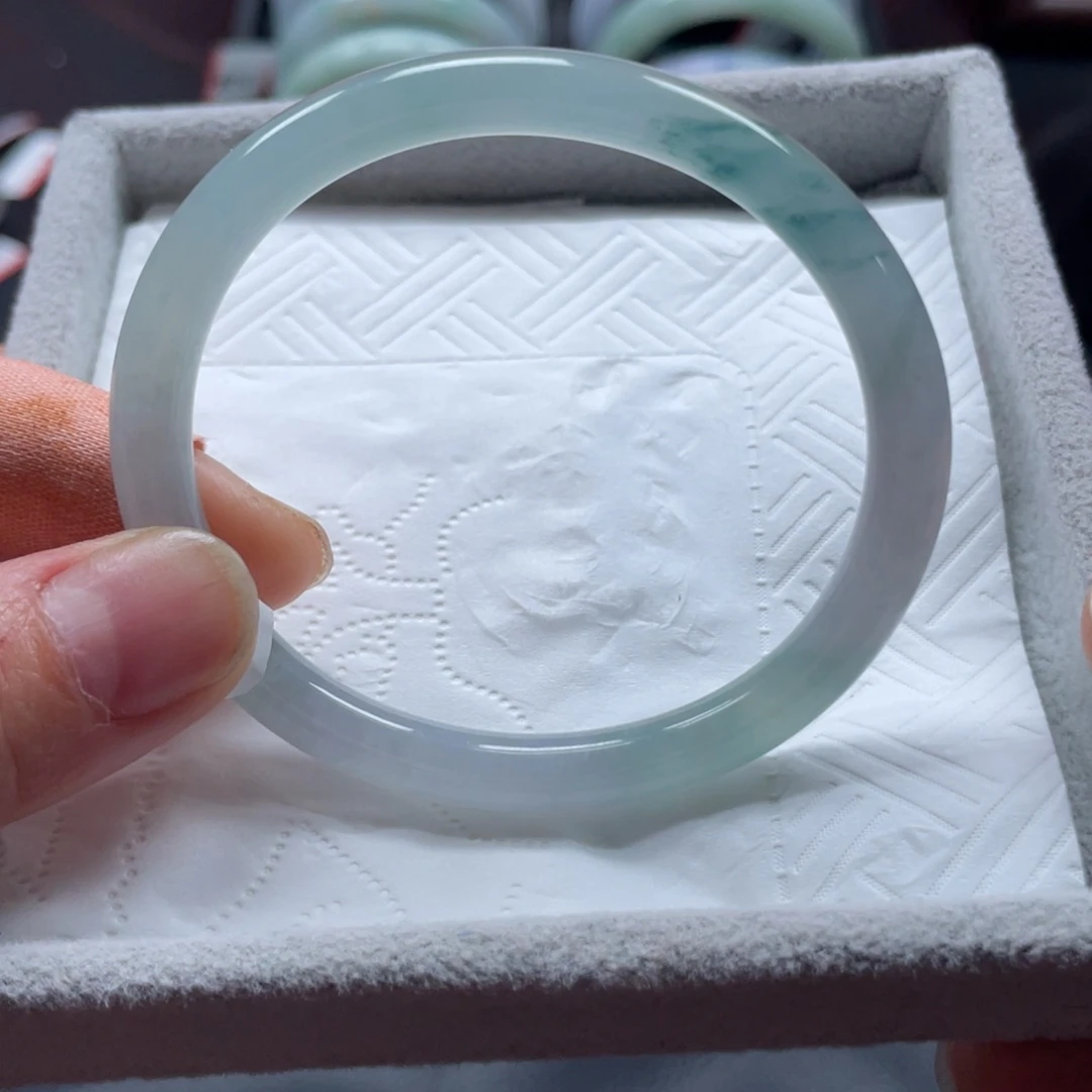 翡翠未镶嵌手镯手镯