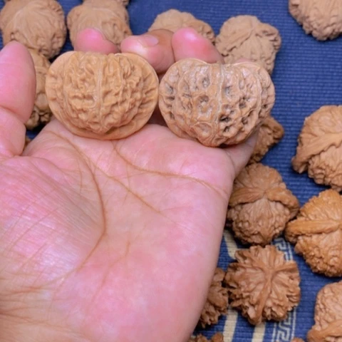 【闪购商品】吊坠文玩核桃摄****活宫灯45