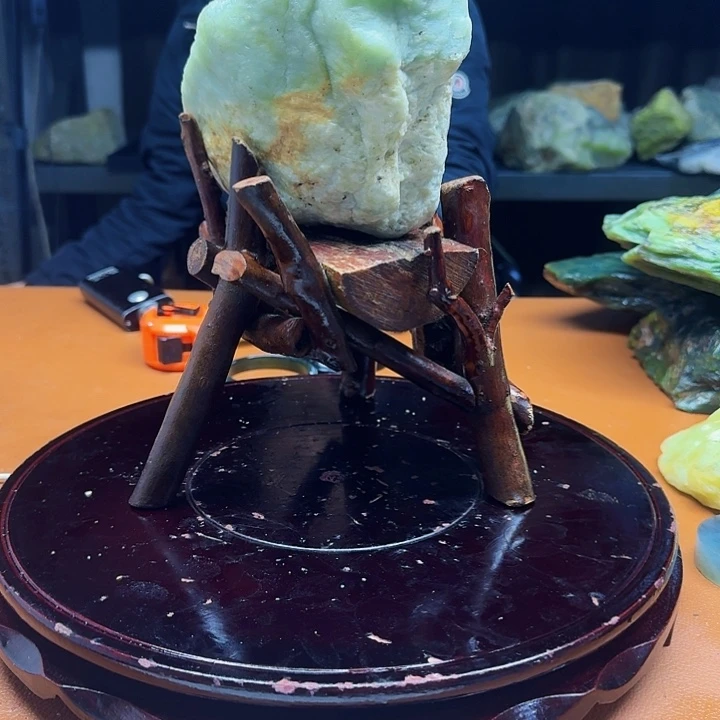 蛇纹石玉原石未镶嵌I***y106