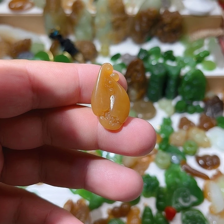 和田玉（糖玉）未镶嵌颈饰