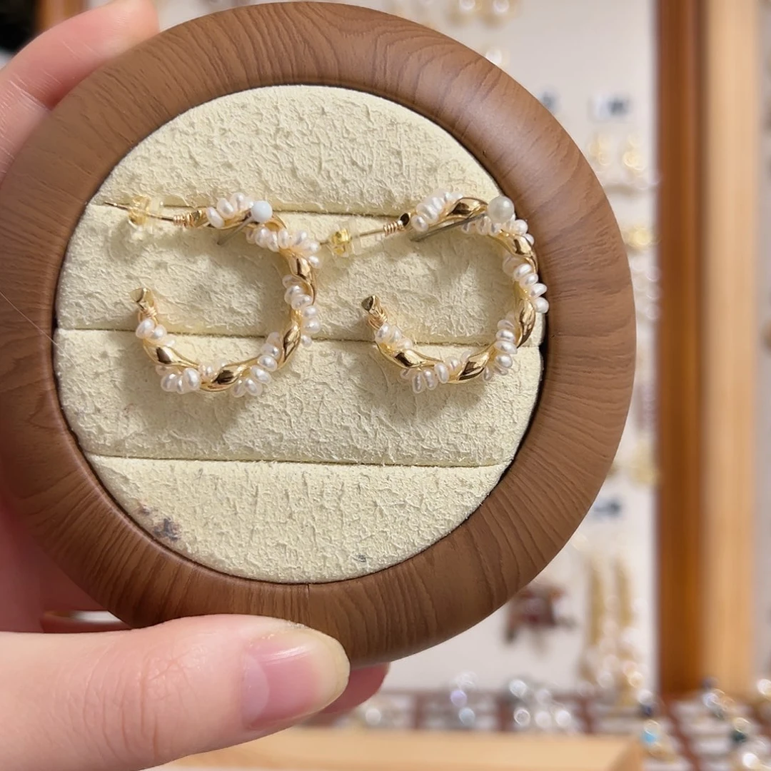 淡水珍珠银S925镶嵌耳饰