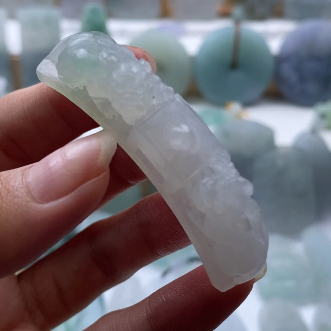 未镶嵌定制翡翠血**沙毛货无鉴赏期