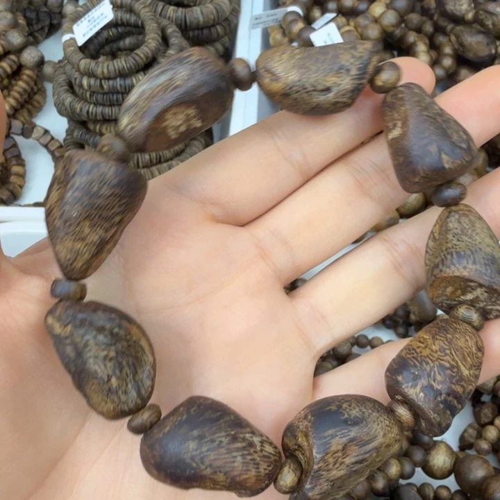 沉香手串沉香绿奇楠树丁留疤超九九分节油24