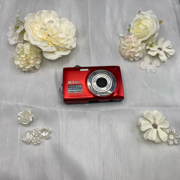 9新 Nikon/尼康 尼康s2500 1200万像素 8倍光学变焦