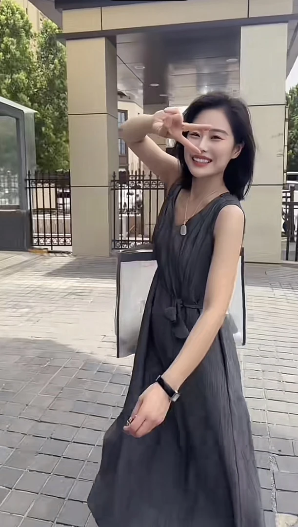 Miss Huo 连衣裙 灰色 A 4834