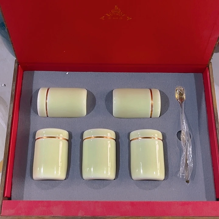 摆件明**寮三润陶瓷茶叶罐密封罐