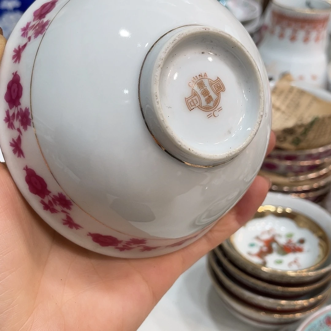 瓷片景德镇粉彩灯笼款饭碗