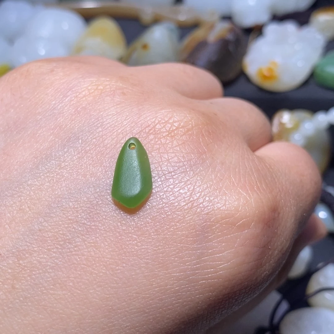 和田玉未镶嵌吊坠(不含链)