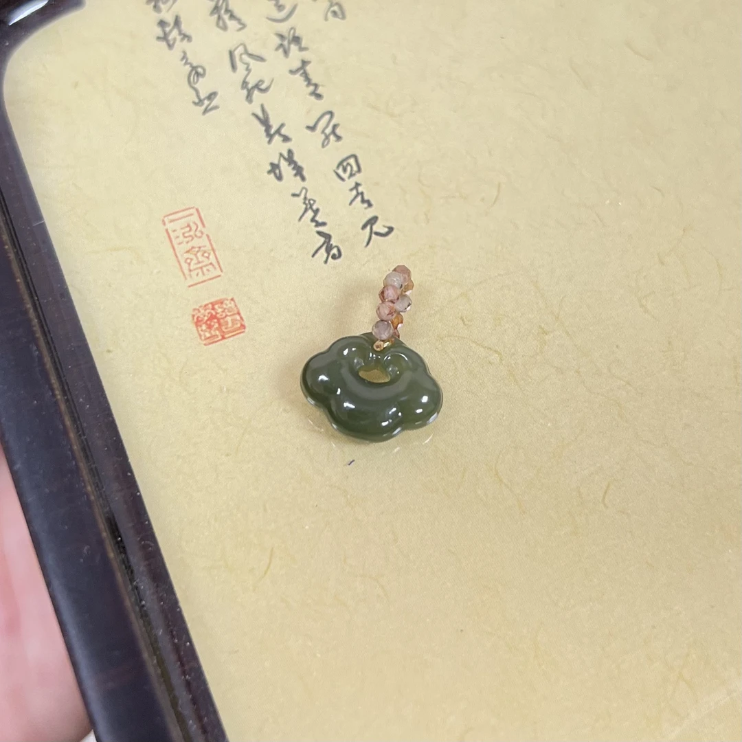 和田玉小滴溜吊坠B0047