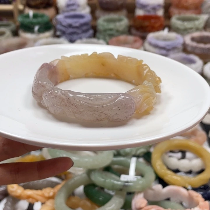 未镶嵌手镯石英质玉