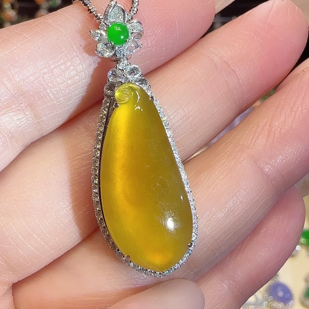 翡翠吊坠(不含链)18K金镶嵌