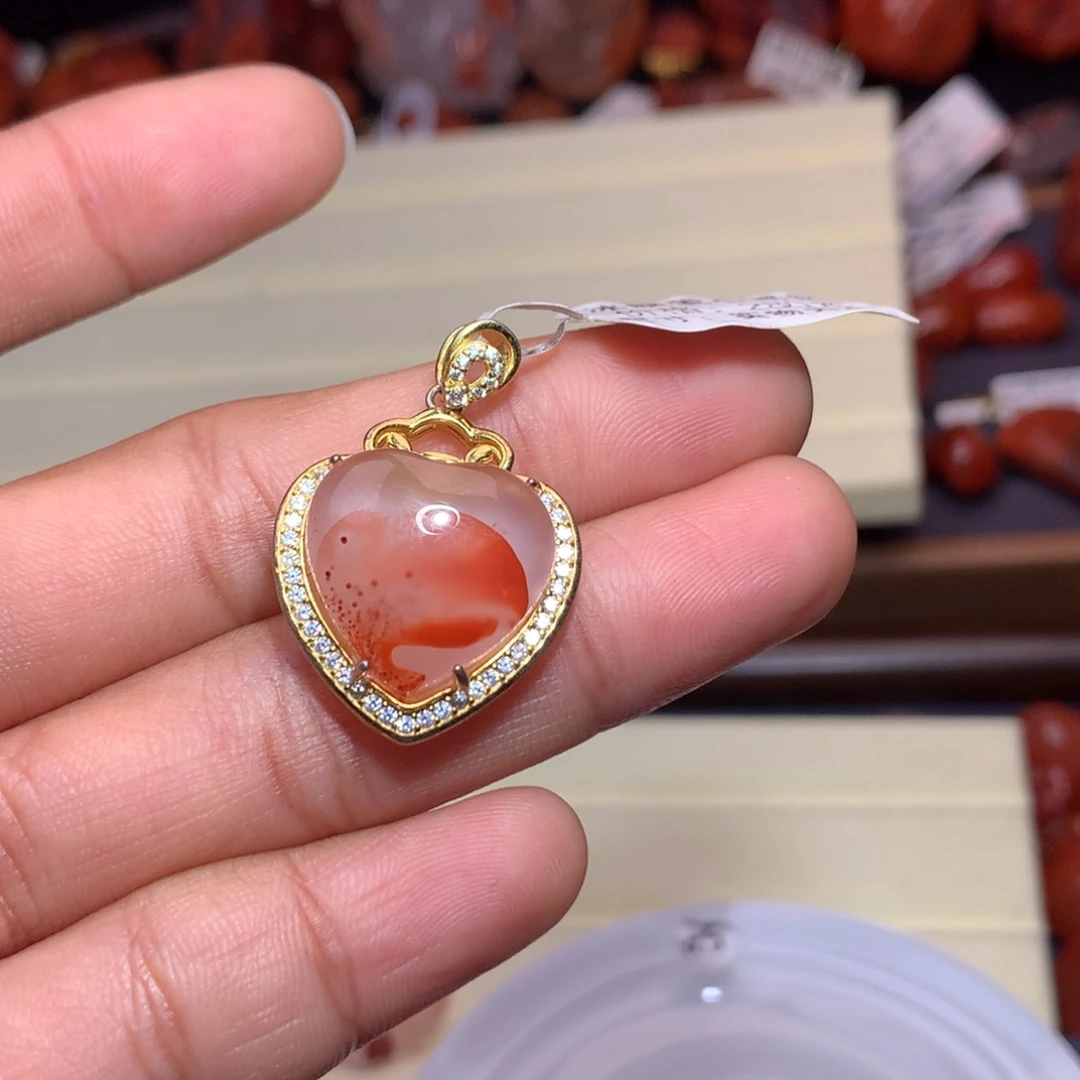 红***红南红玛瑙未镶嵌珠宝半成品吊坠