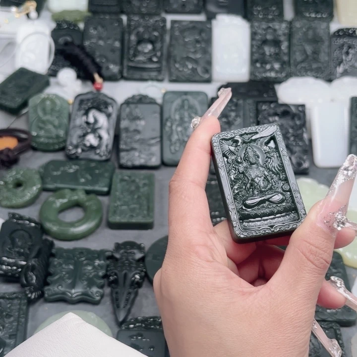 和田玉未镶嵌颈饰