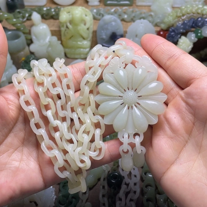 和田玉未镶嵌颈饰