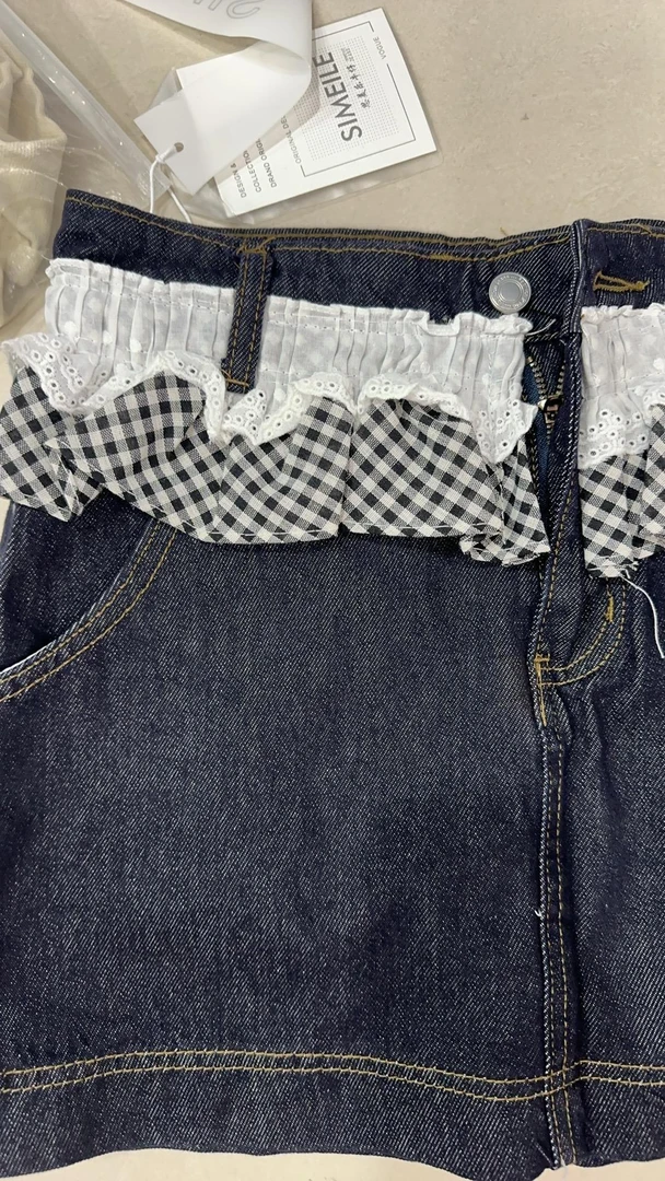 晶晶推荐花边拼接牛仔短裙