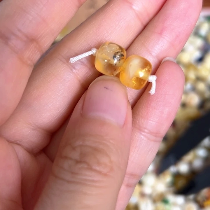 未镶嵌蜜蜡裸石8.2mm一对