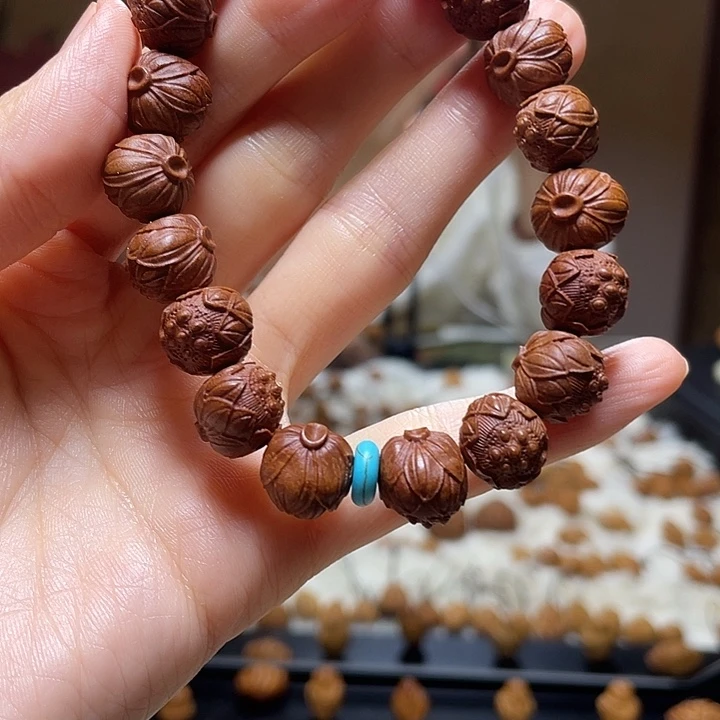 吊坠橄榄核龙纹桃核 莲蓬