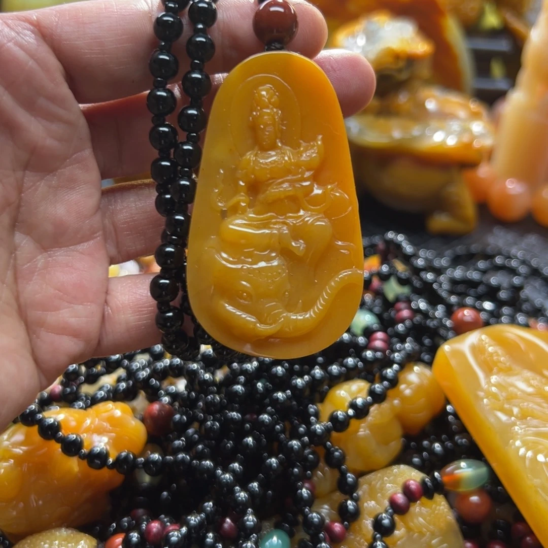 石英质玉未镶嵌颈饰