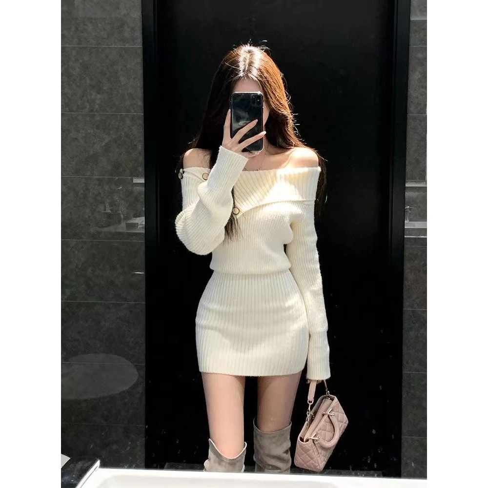 秋冬穿搭针织a字打底包臀小短裙系穿搭一字领连衣裙女