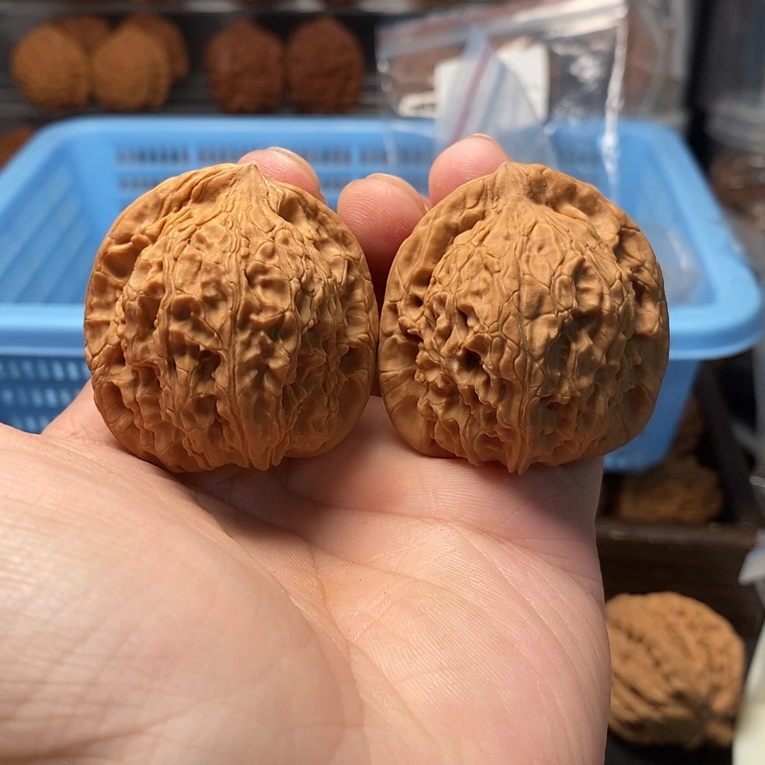 1文玩核桃红狮子41-506