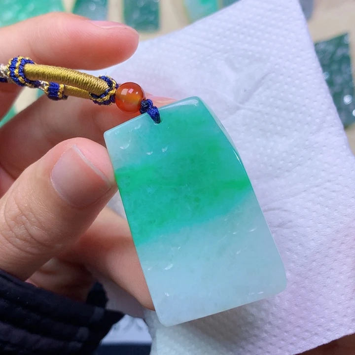 翡翠未镶嵌吊坠(不含链) 1479