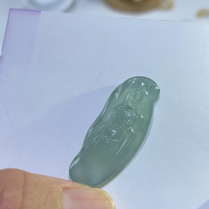 翡翠未镶嵌颈饰观自在