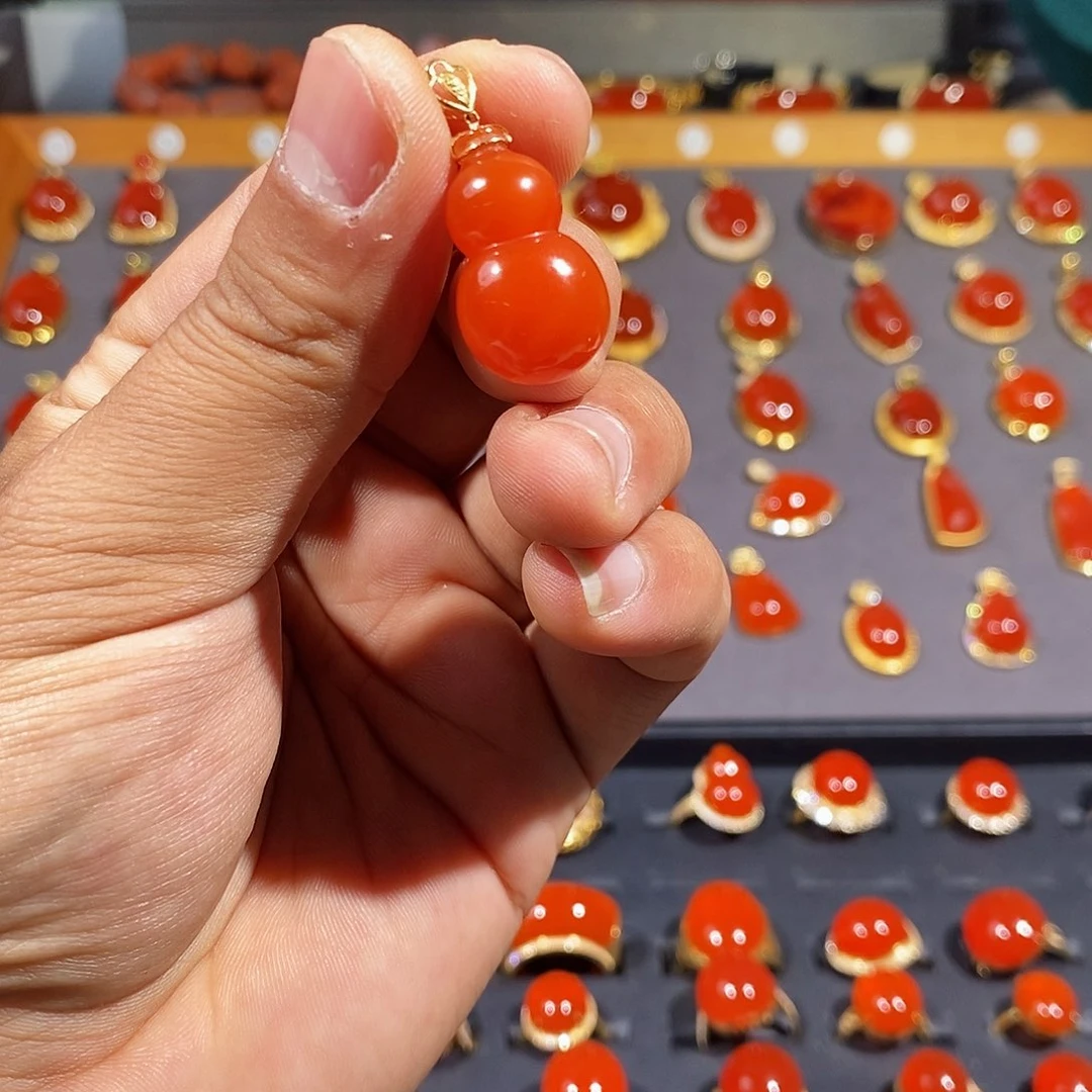 南红玛瑙颈饰18K金镶嵌1*1