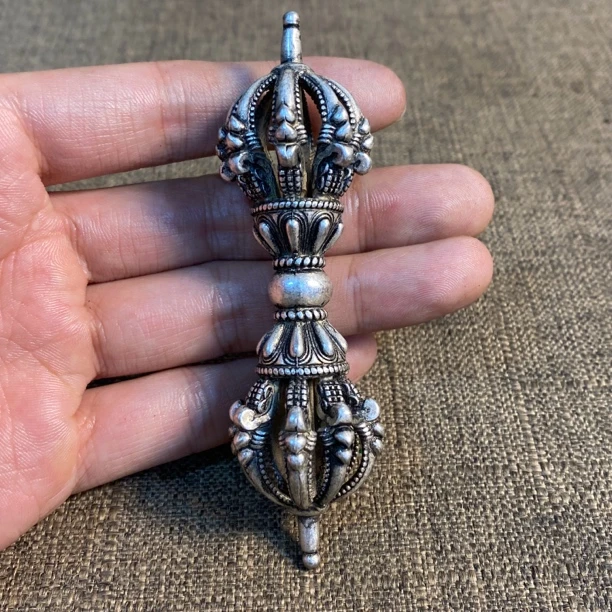 藏传金刚杵小摆件藏银