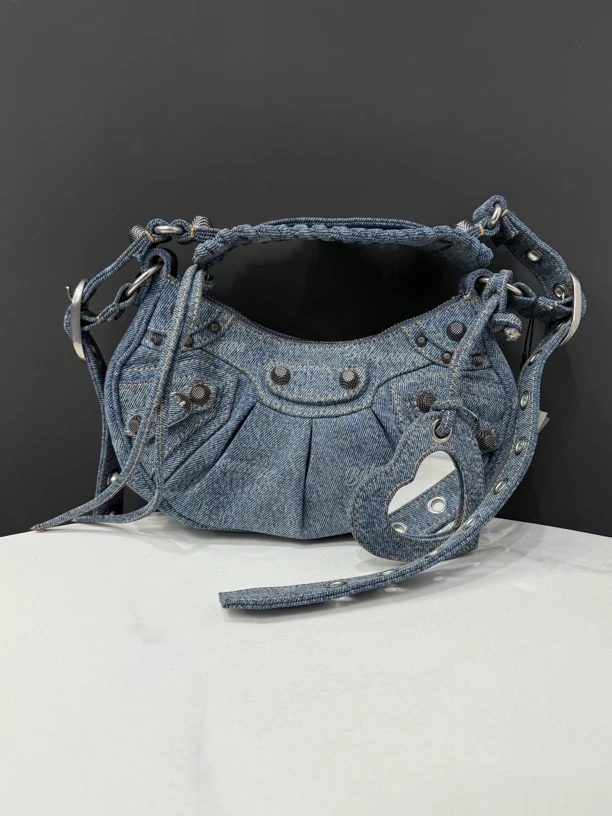 99新 Balenciaga/巴黎世家 牛仔机车豌豆包23cm/JJ04122102