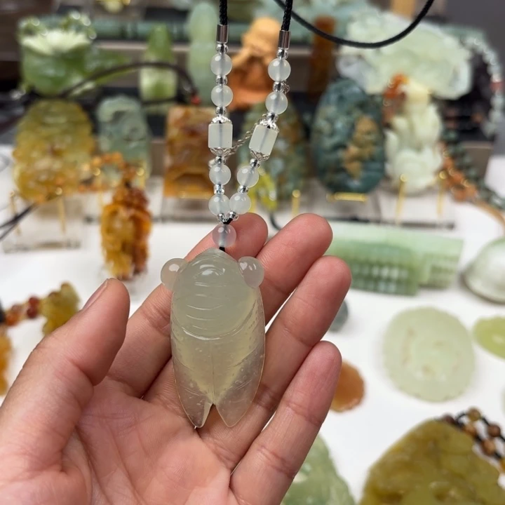 蛇纹石玉未镶嵌颈饰听****甜