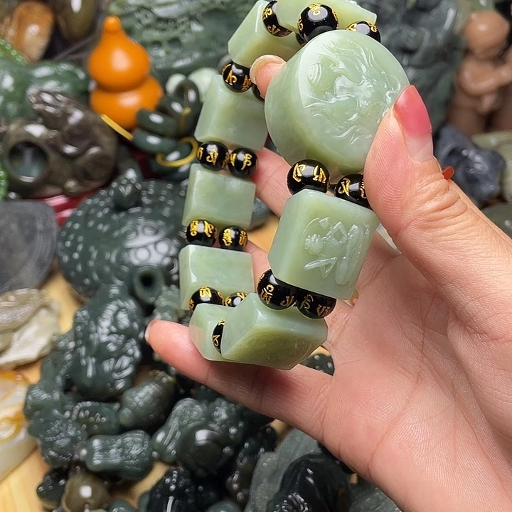 大***沙和田玉未镶嵌挂件