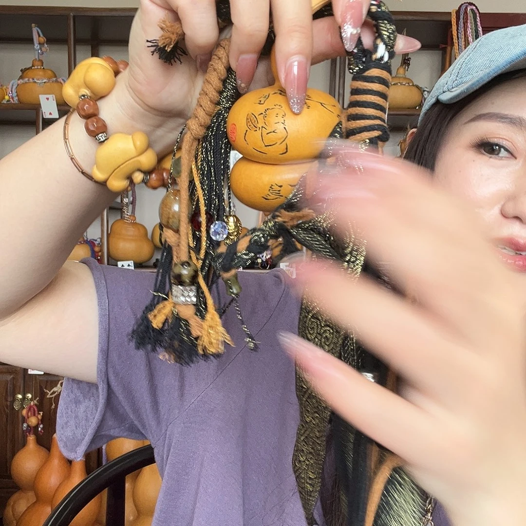 李***丫墨刻钱袋子葫芦把件