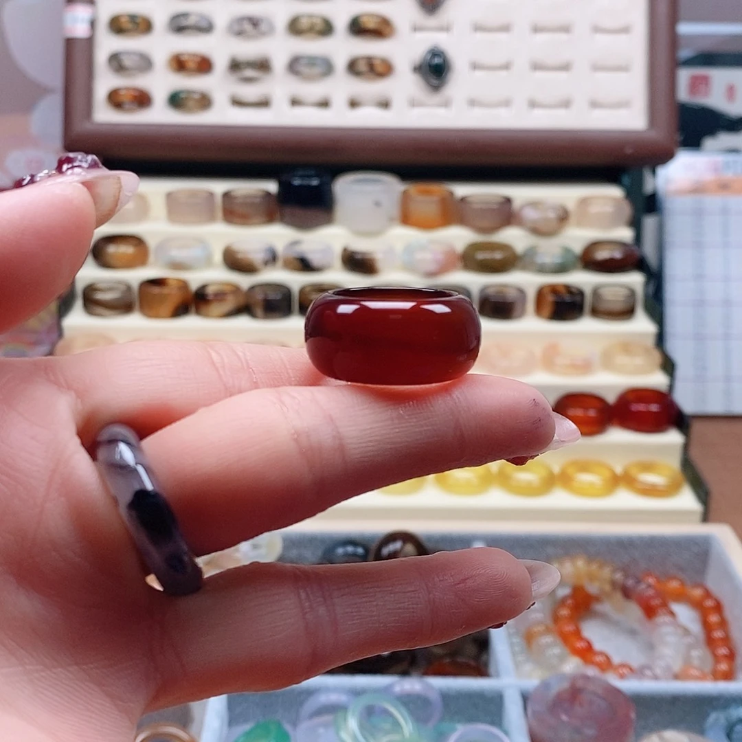 玛瑙/玉髓戒指未镶嵌秋****?