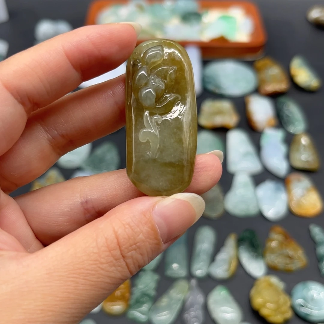 颈饰未镶嵌翡翠莲花