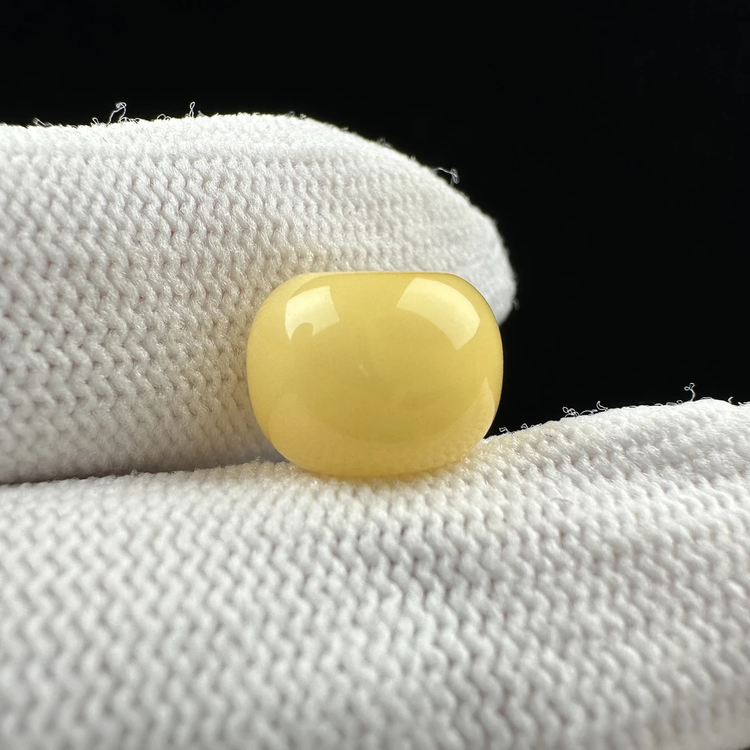 B9344天然原矿蜜蜡 【微瑕】墩子11.4*8.5mm 支持复检 假一罚十