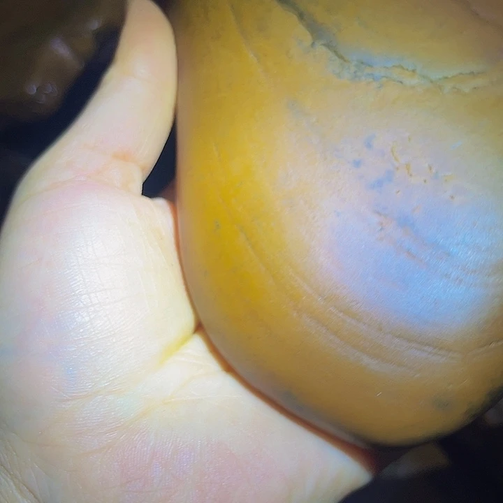 各***收老挝石黄蜡石传说
