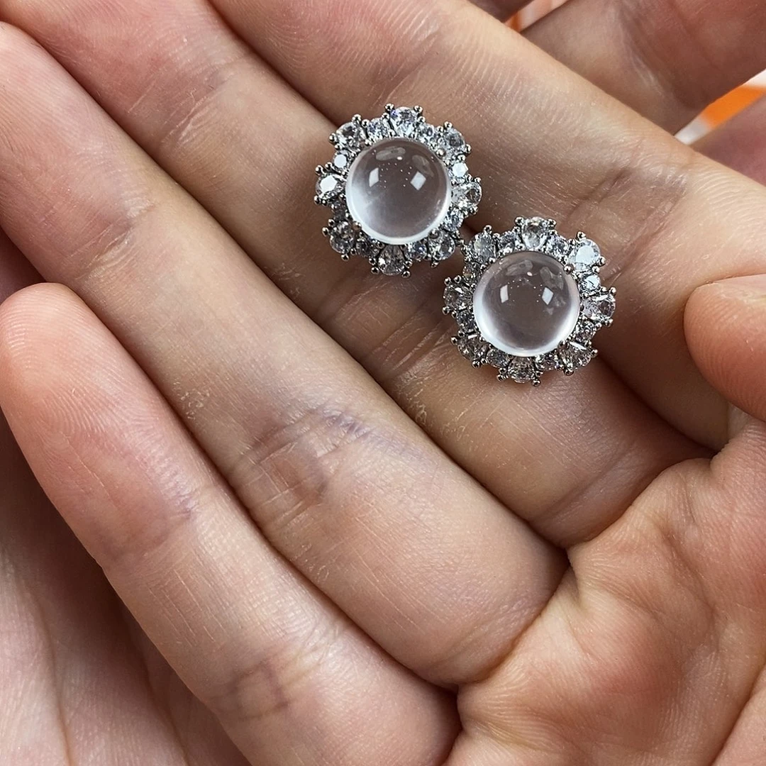 石英质玉合金颈饰