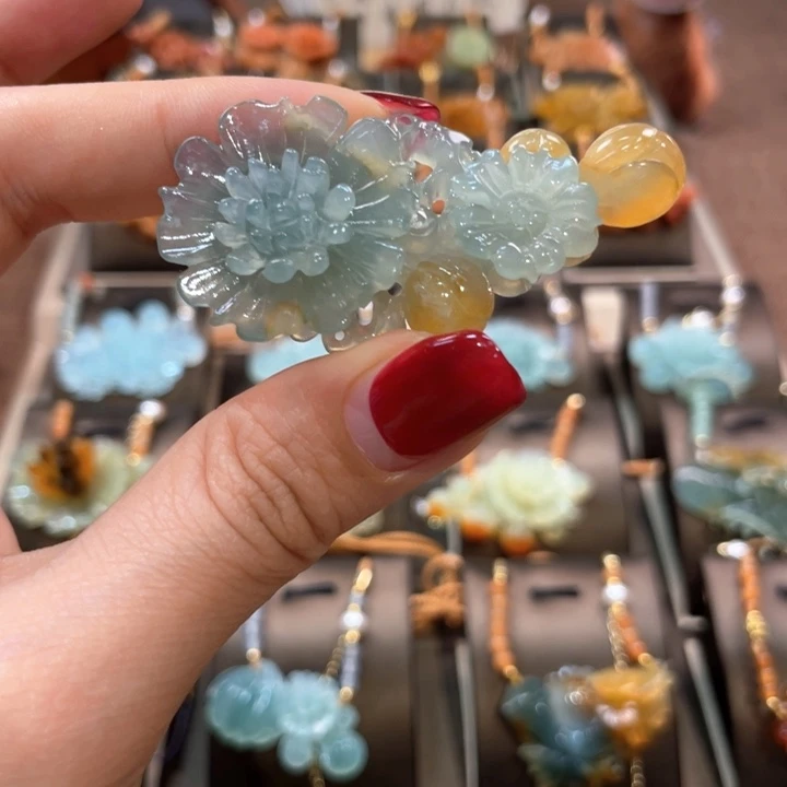 蛇纹石玉吊坠(赠链)未镶嵌