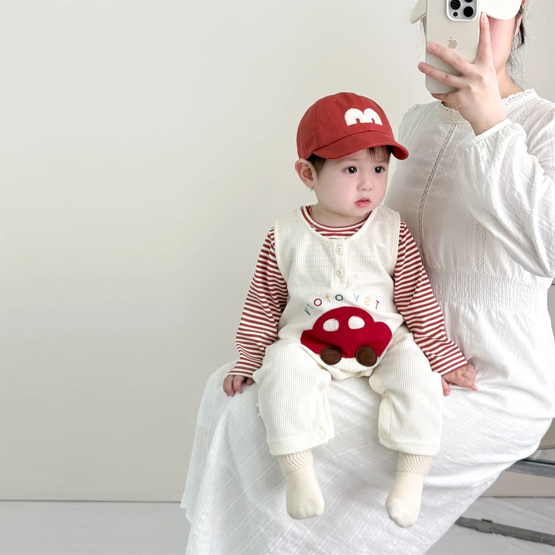 婴儿衣服2025春装新款男童卡通背带连体套装洋气打底上衣分体两件