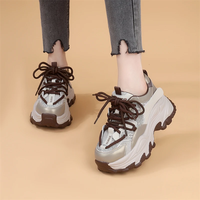 增高运动鞋女2024秋冬新款加绒跑步减震轻便银色老爹鞋厚底休闲鞋