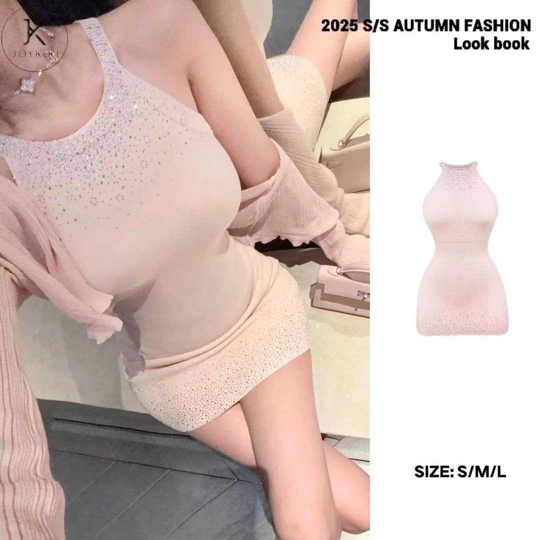 JOYKIKI金金【嘉伯丽尔】秋季气质纯欲烫钻设计挂脖连衣裙J25C370