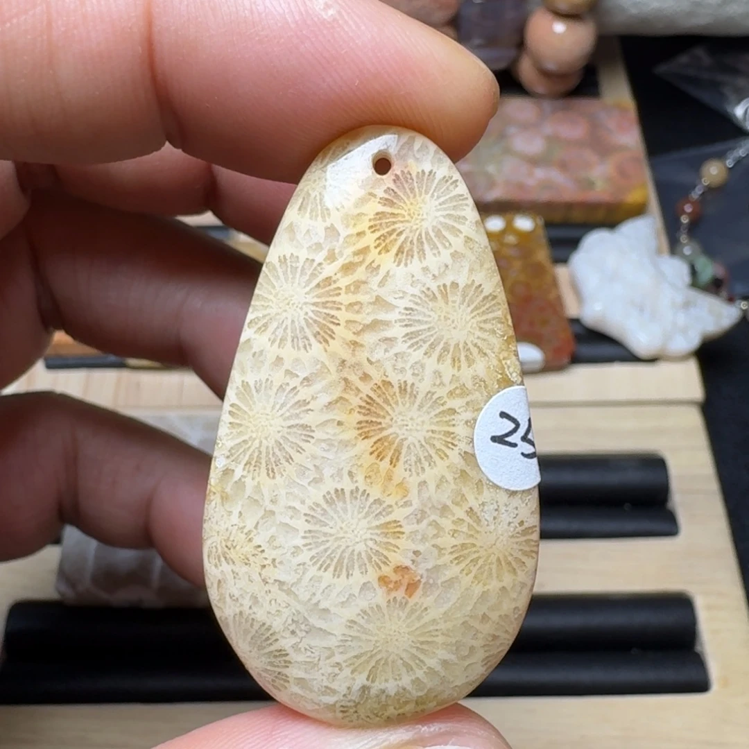 硅化玉未镶嵌纯天然色有机玉石保真色