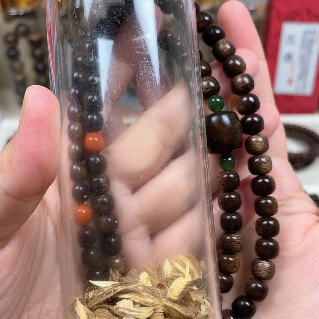 沉香碎屑沉香+越南芽庄紫奇楠留疤料0.8